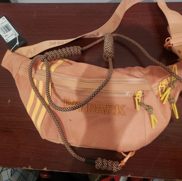Ivy Park waist bag - Picture 1 of 4